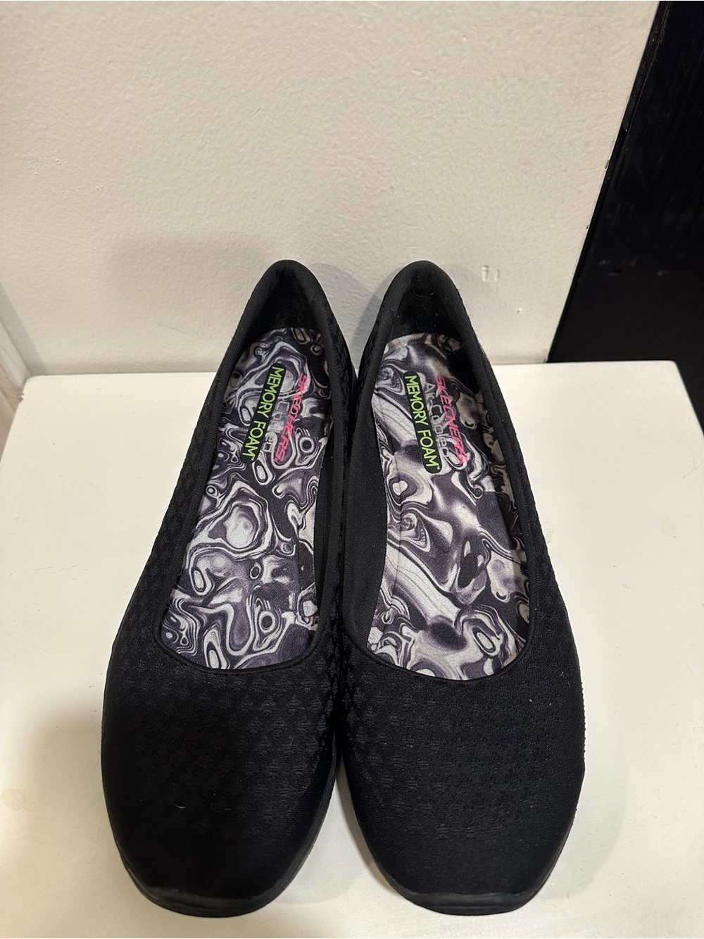 Skechers Women's Wide Fit Air Cooled Memory Foam Black Size 11 EUC